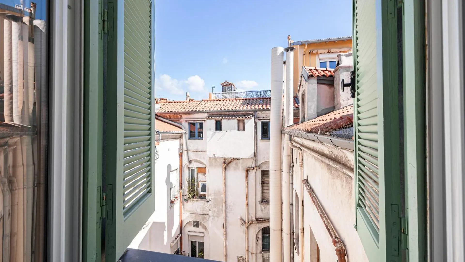 아파트 Large & Quiet 1 Bdr At Nice Port
